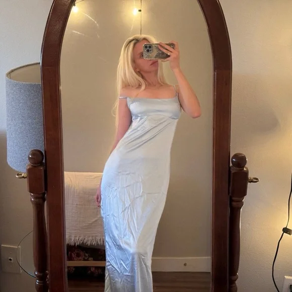 Elegant Blue Women's Dress - Picture 4 of 12